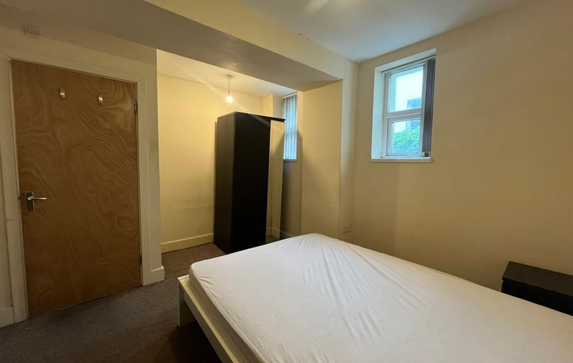 17 Woodland Terrace,, Greenbank, Plymouth - Image 1